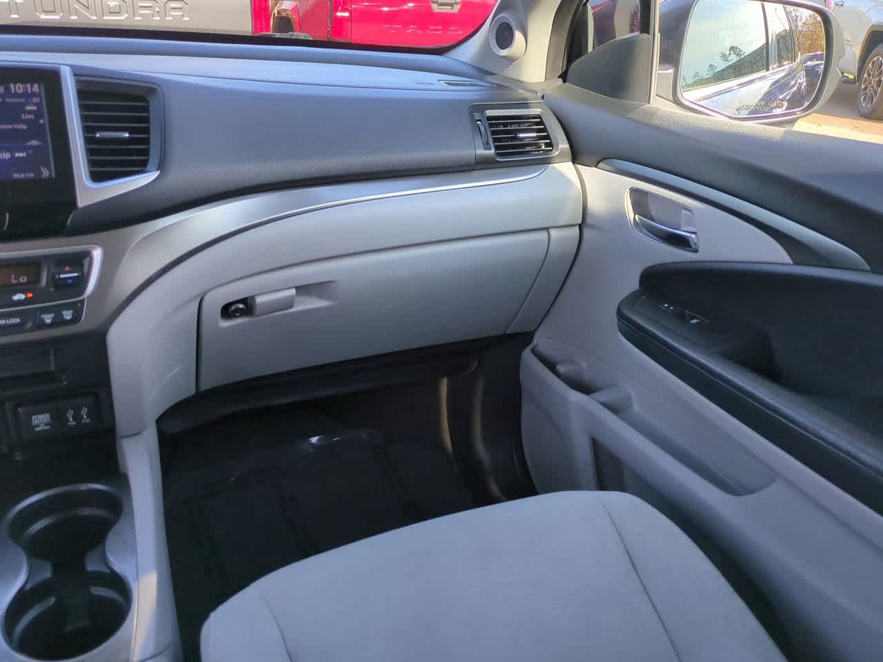 Thumbnail: 2016 Honda Pilot - 17