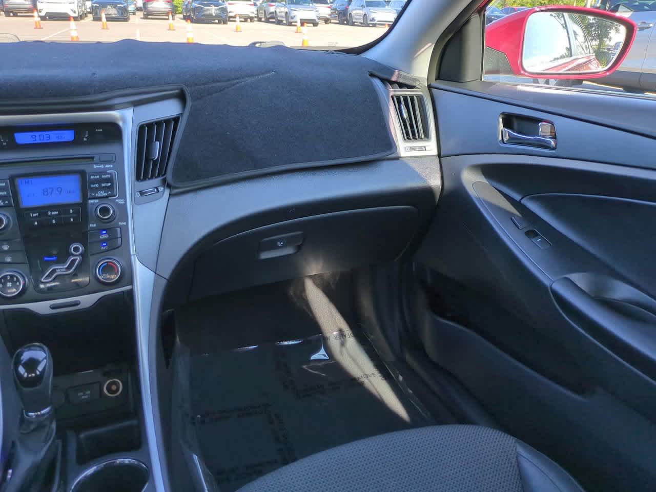Thumbnail: 2011 Hyundai Sonata - 16