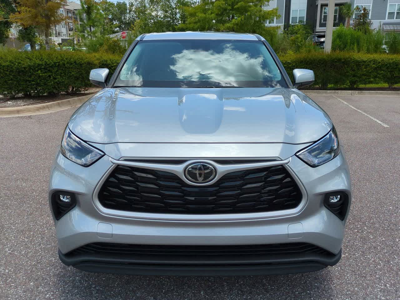 Thumbnail: 2022 Toyota Highlander - 9