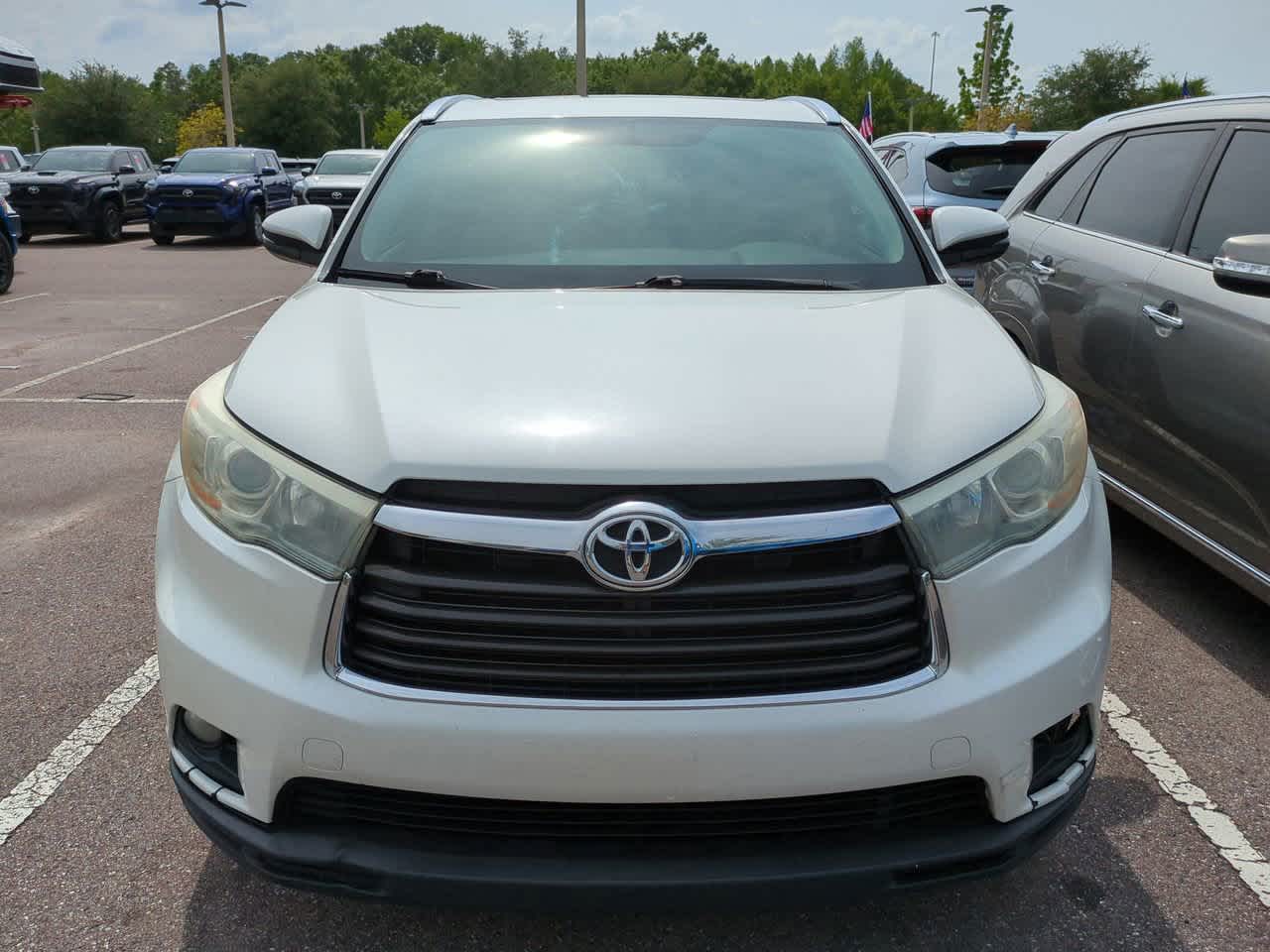 Thumbnail: 2015 Toyota Highlander - 8