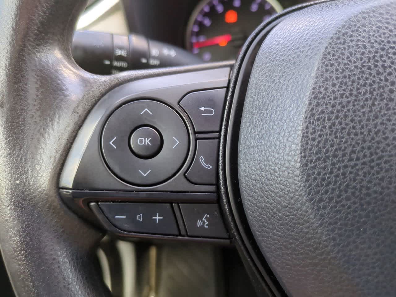 Thumbnail: 2019 Toyota RAV4 - 23