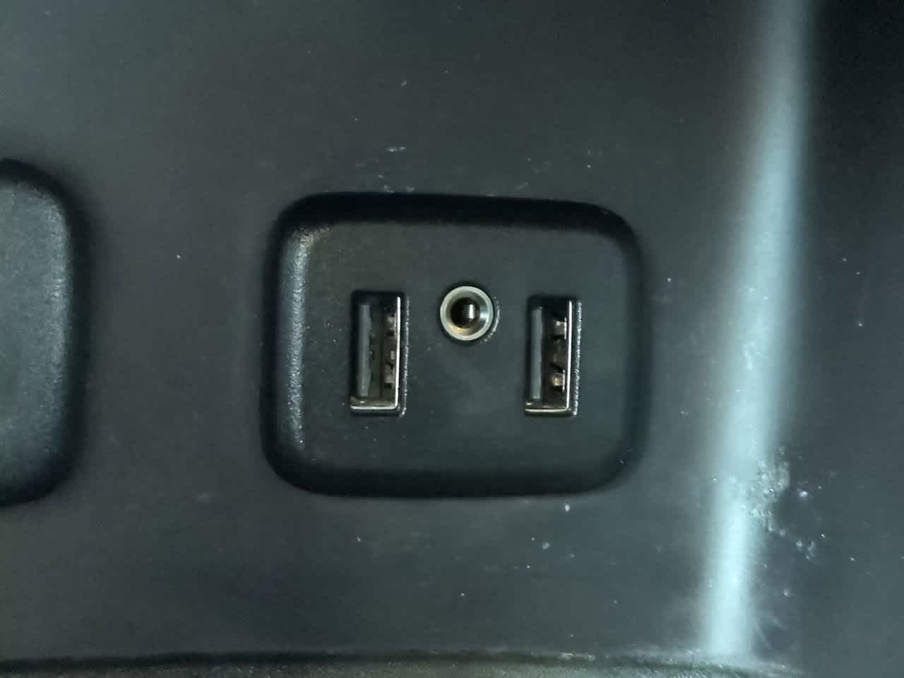 Thumbnail: 2017 GMC Acadia - 21