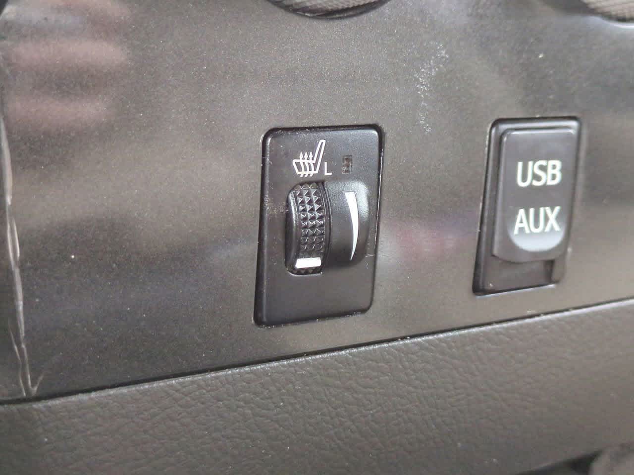 Thumbnail: 2010 Toyota Tundra - 22