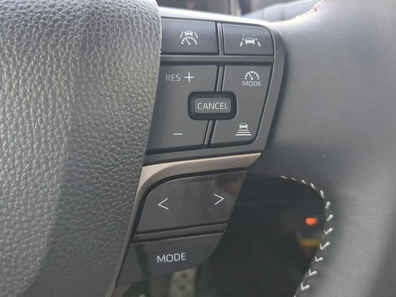 2025 Toyota Camry SE 23