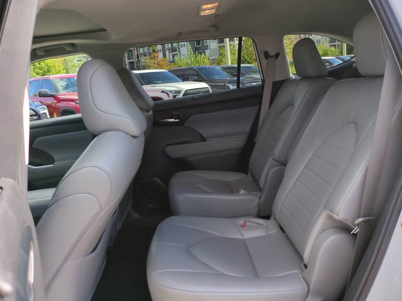 Thumbnail: 2024 Toyota Highlander - 14