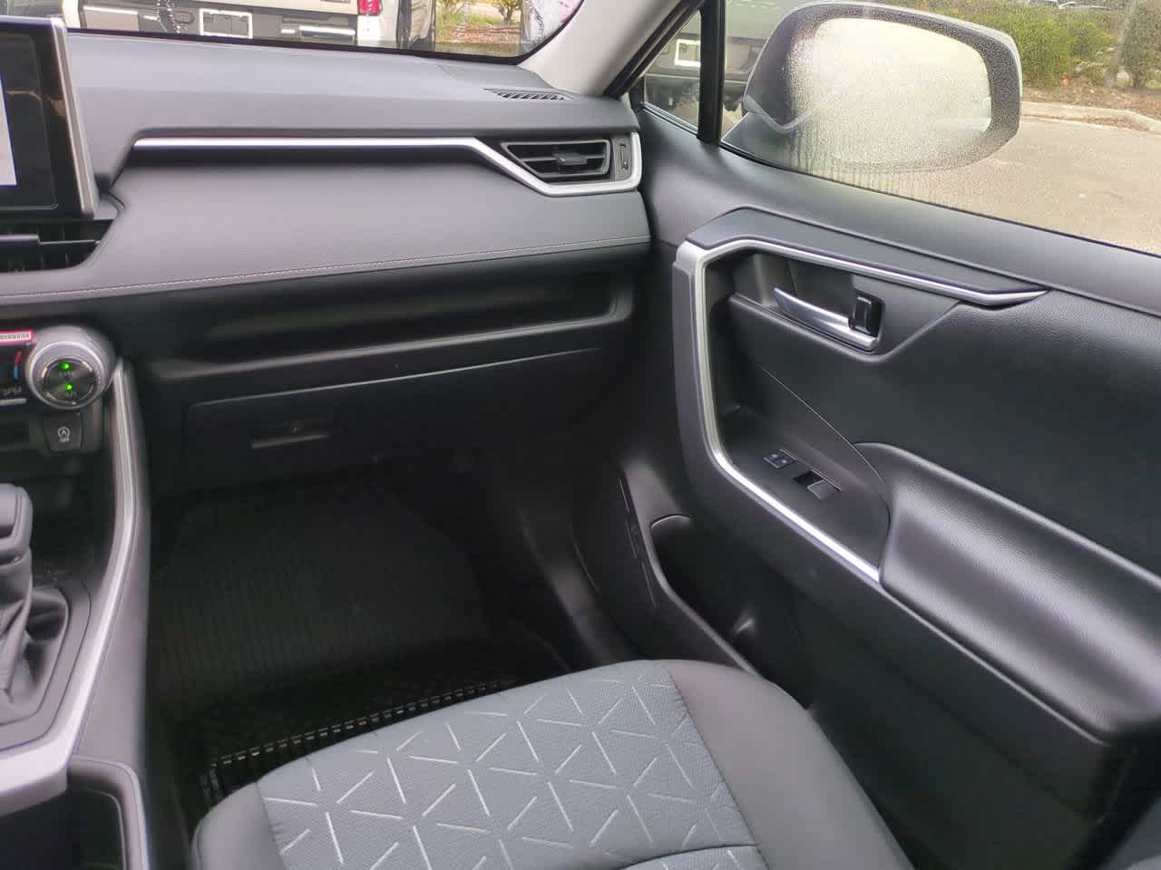 Thumbnail: 2025 Toyota RAV4 - 16