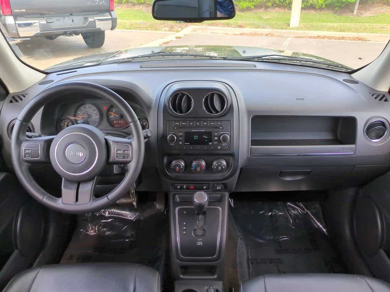 Thumbnail: 2017 Jeep Patriot - 14