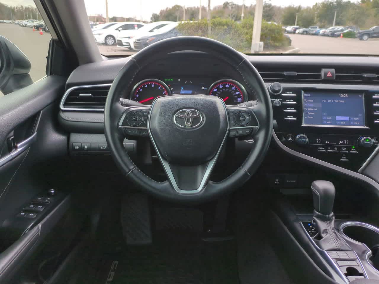 Thumbnail: 2018 Toyota Camry - 15