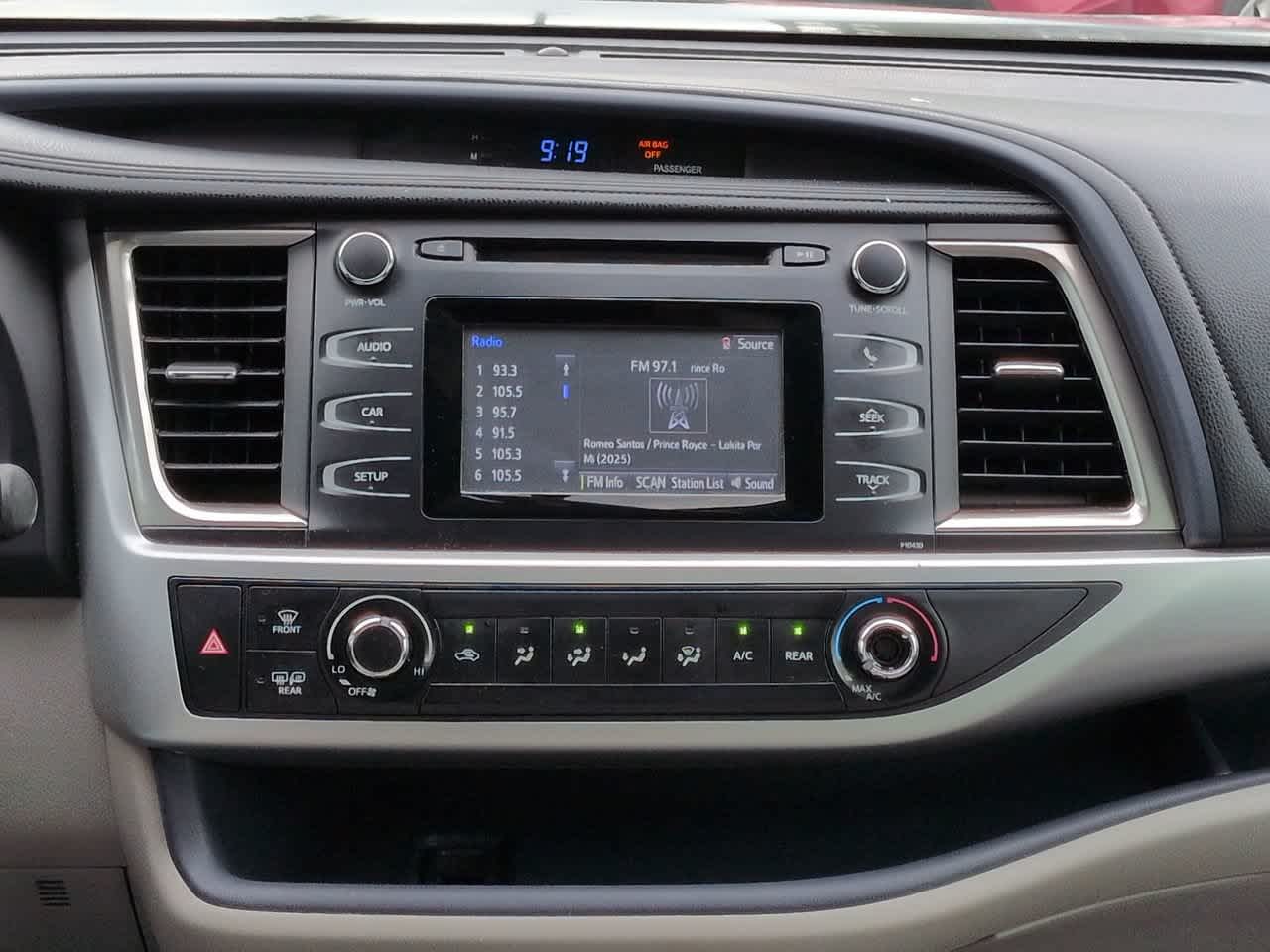 Thumbnail: 2014 Toyota Highlander - 17