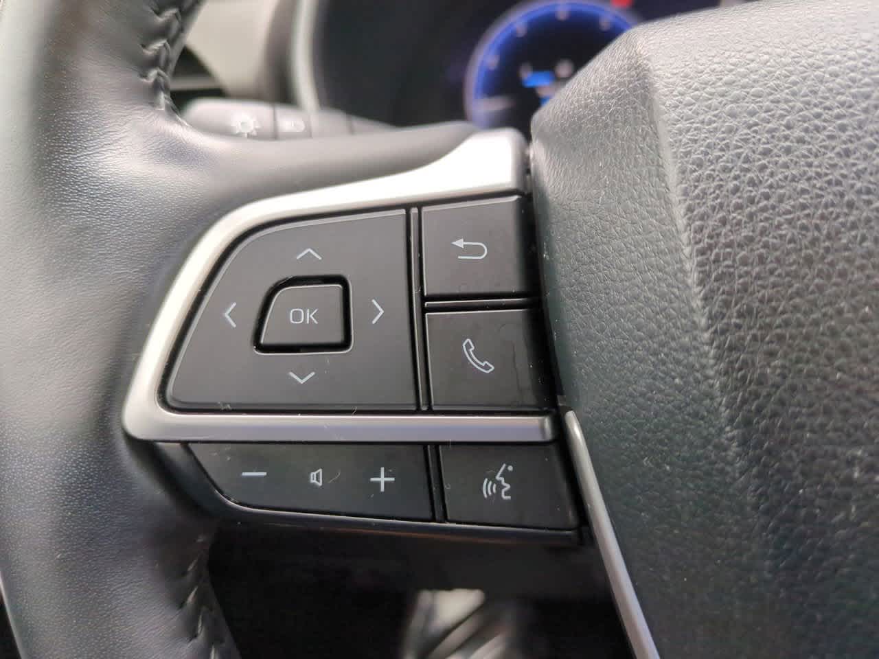 Thumbnail: 2023 Toyota Highlander - 25