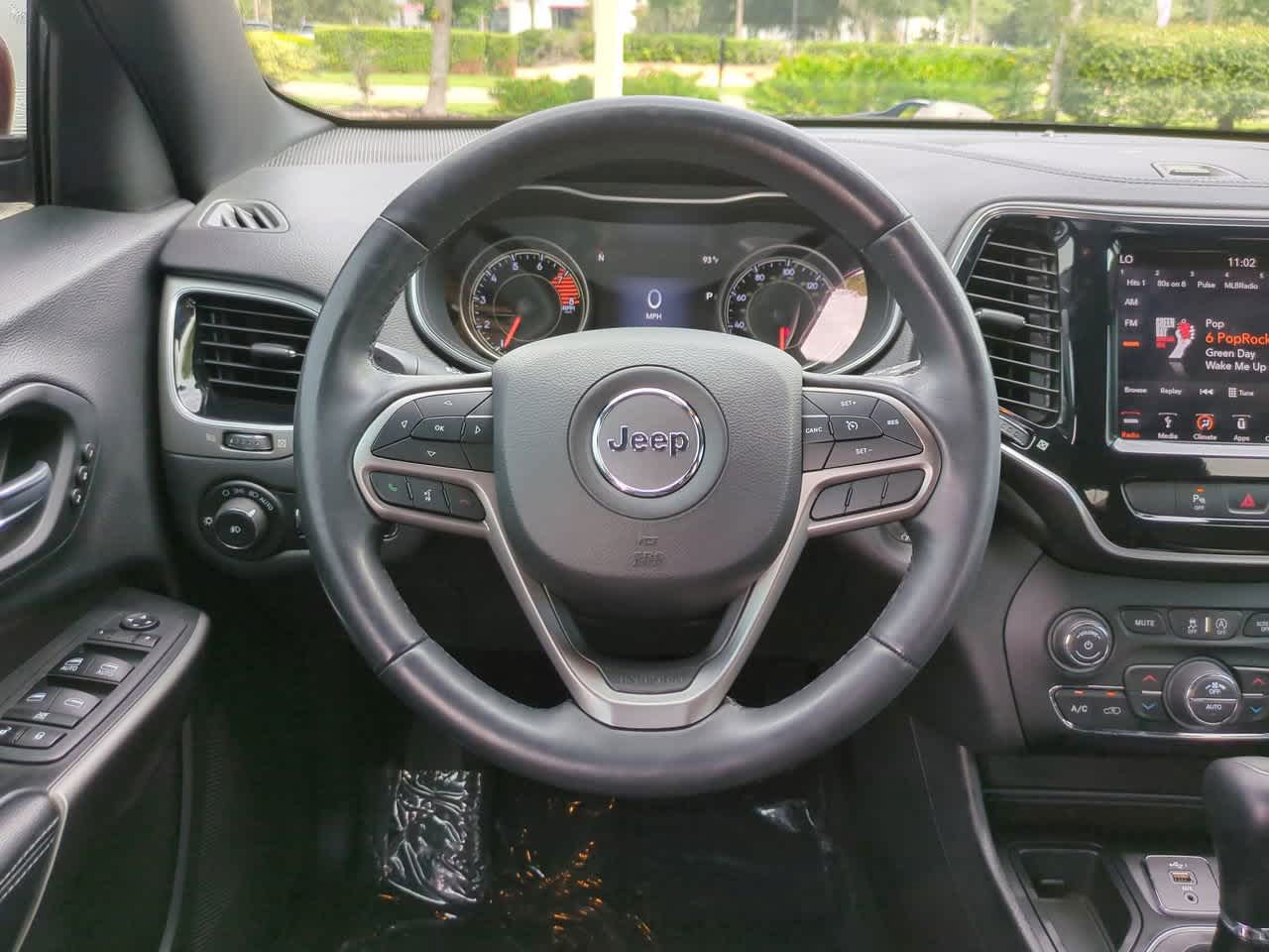 Thumbnail: 2019 Jeep Cherokee - 15