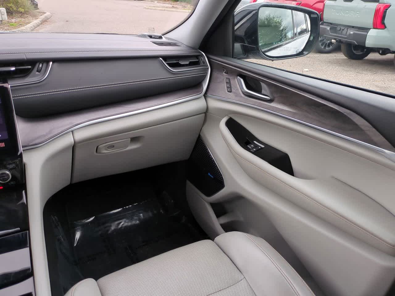 Thumbnail: 2021 Jeep Grand Cherokee L - 17