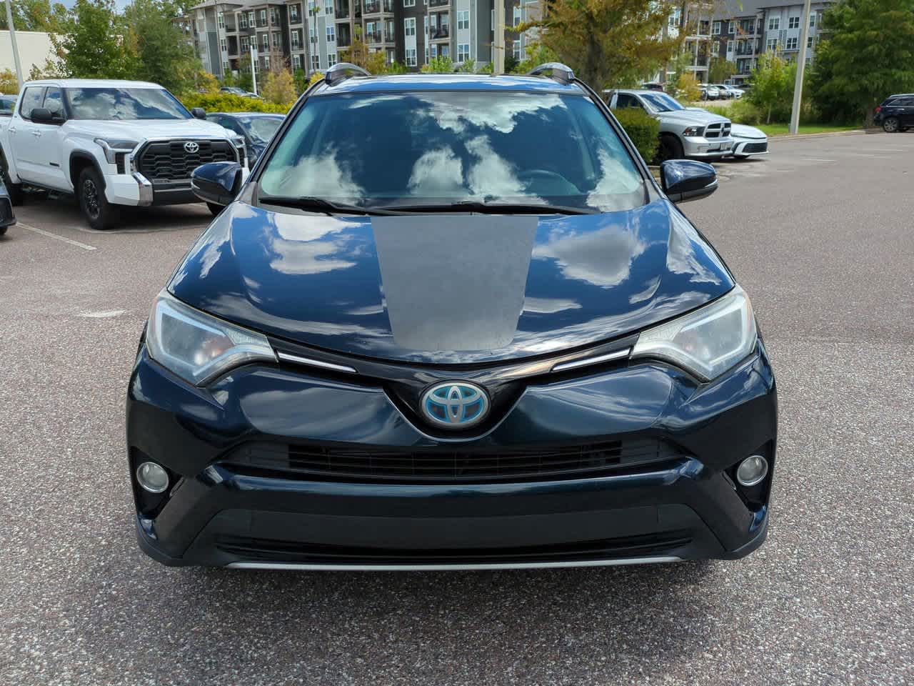 Thumbnail: 2017 Toyota RAV4 - 9
