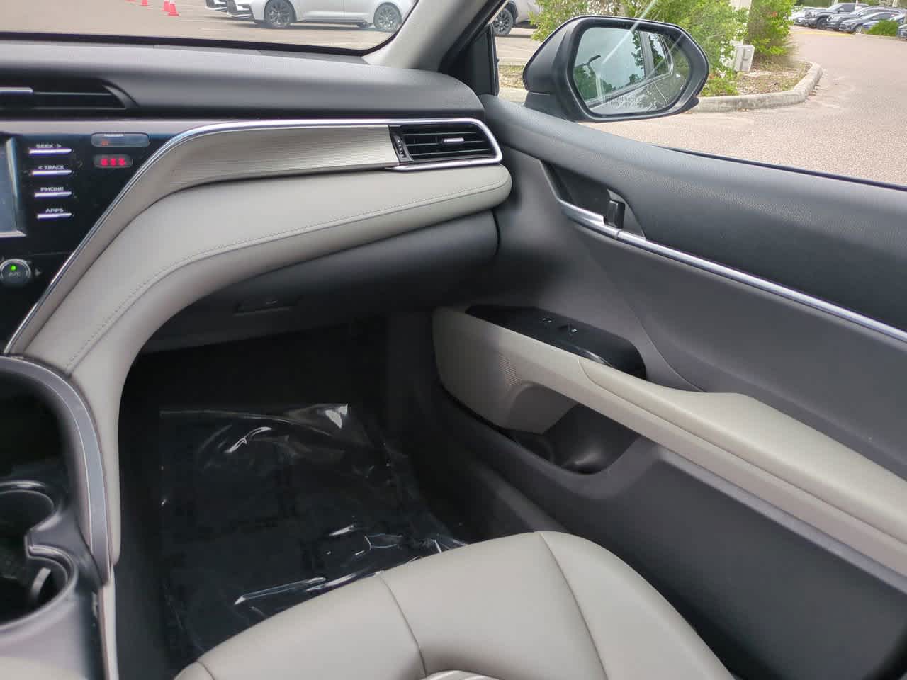 Thumbnail: 2018 Toyota Camry - 16
