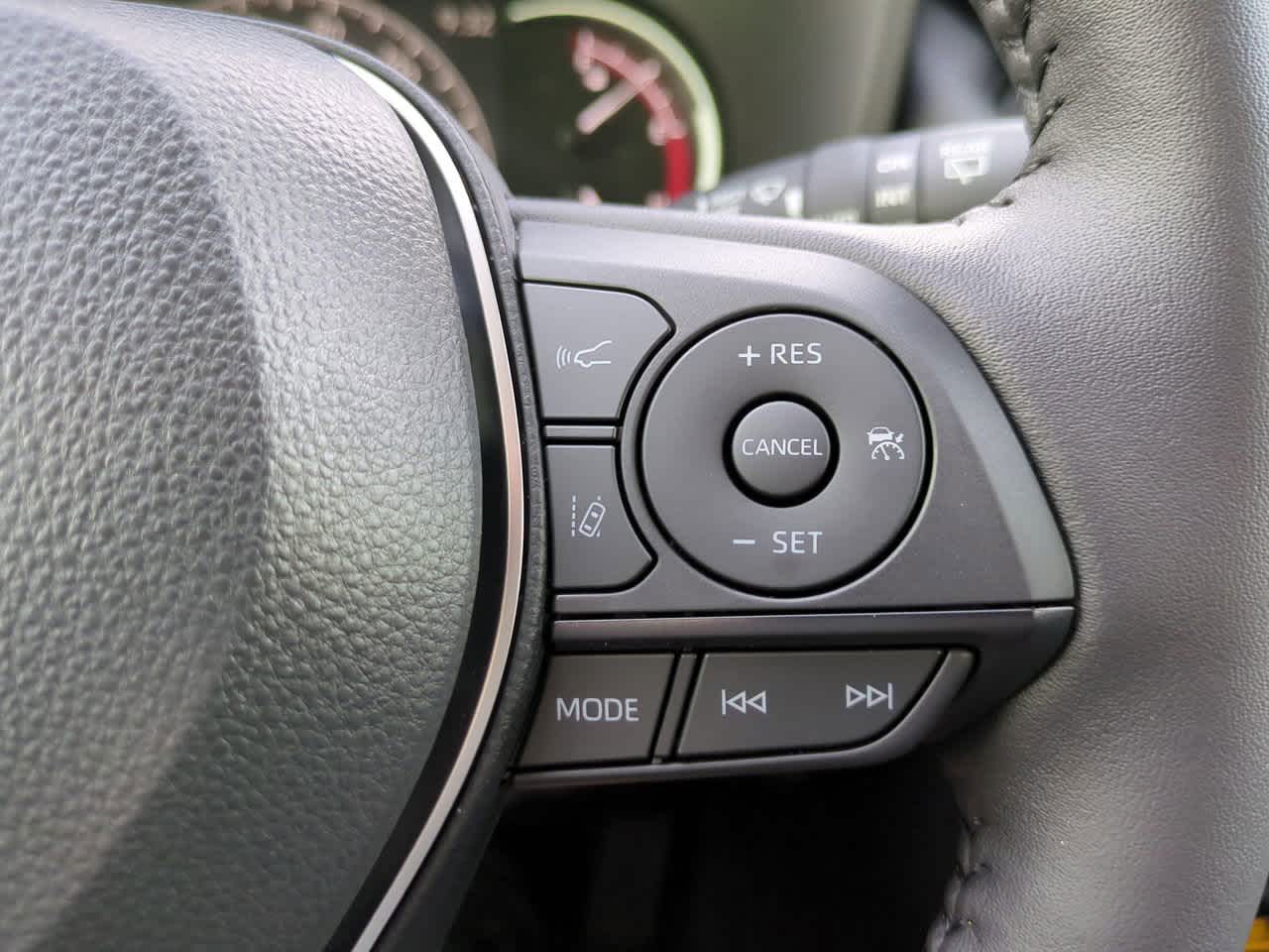 Thumbnail: 2025 Toyota RAV4 - 25