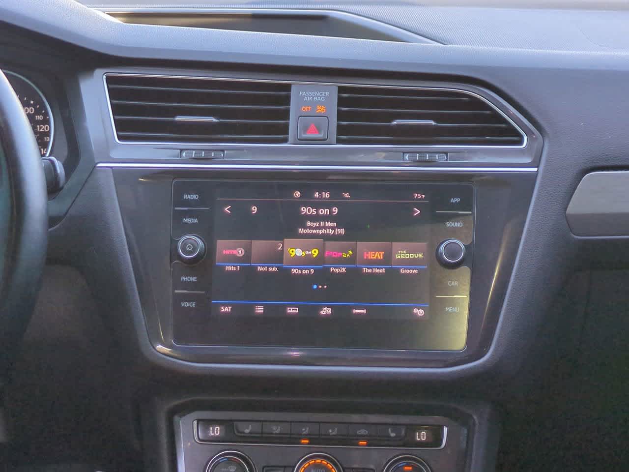 Thumbnail: 2020 Volkswagen Tiguan - 17