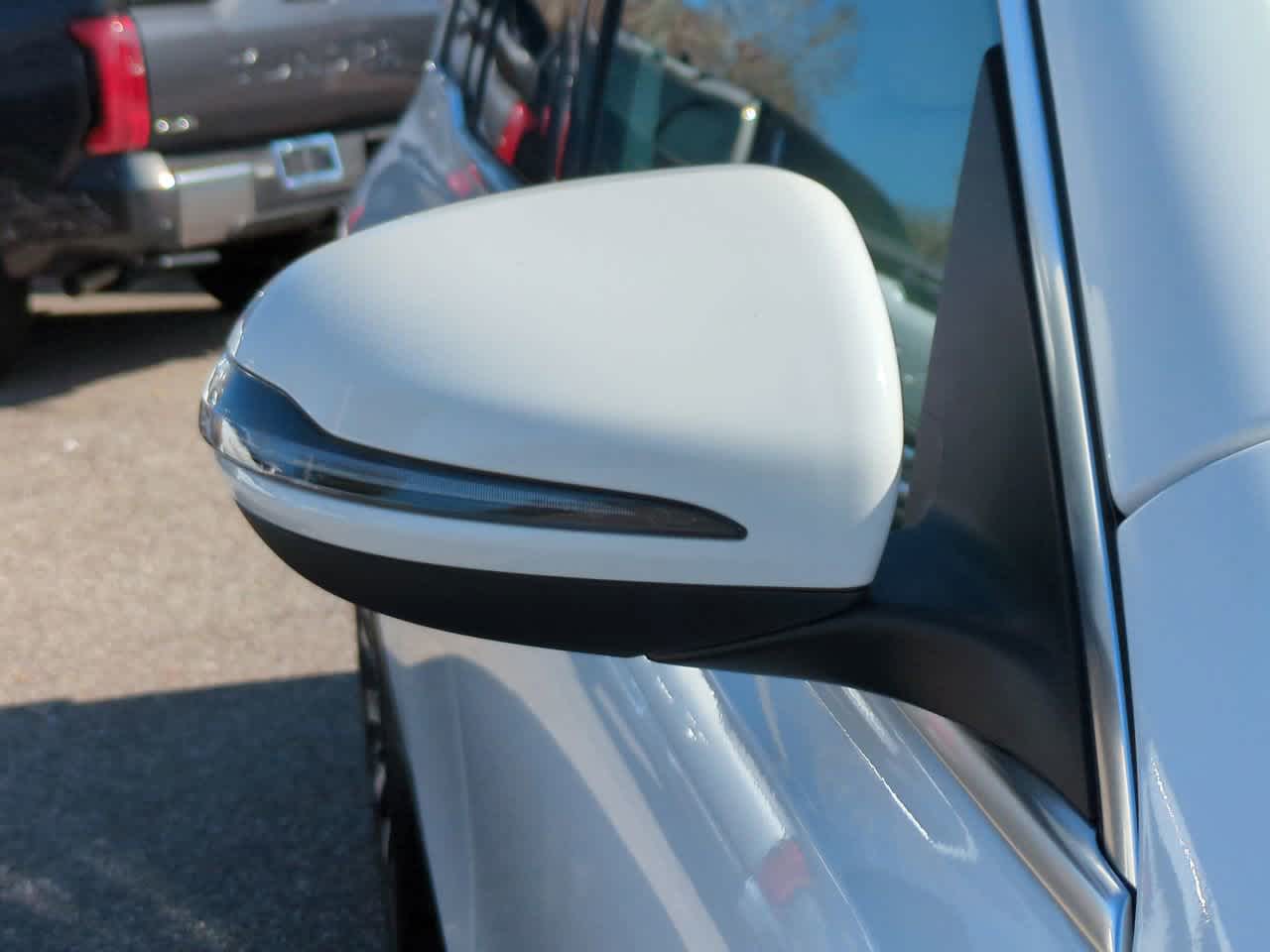 Thumbnail: 2023 Mercedes-Benz GLB - 12