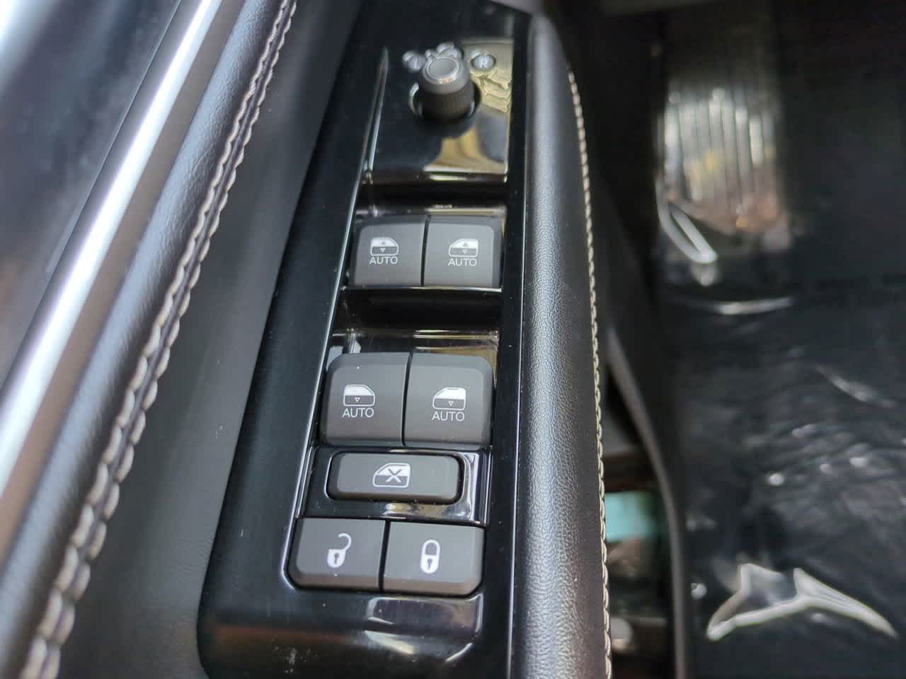 Thumbnail: 2024 Jeep Wagoneer - 23