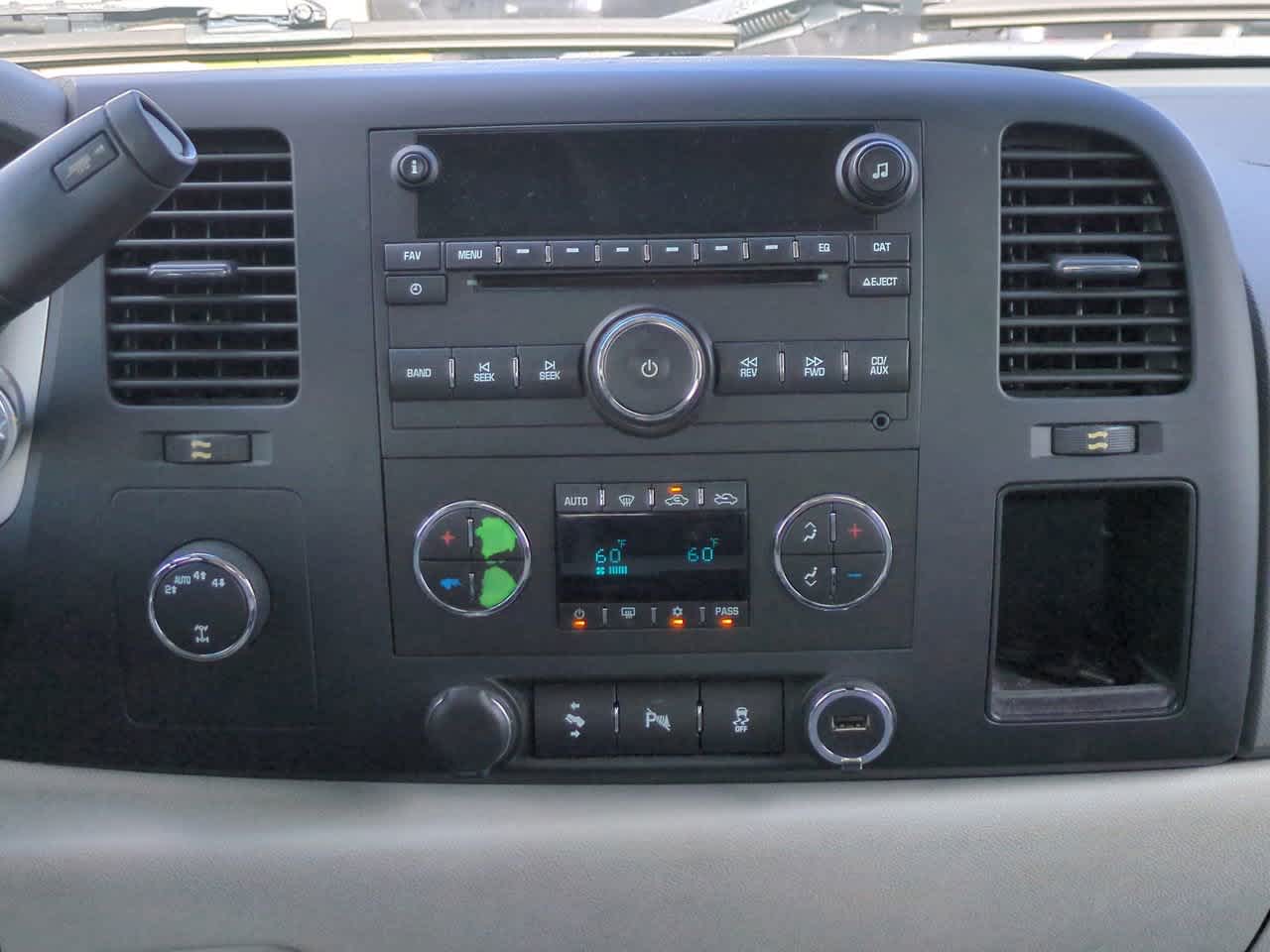 Thumbnail: 2012 Chevrolet Silverado 1500 - 16