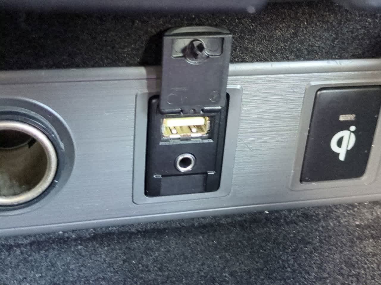 Thumbnail: 2013 Toyota Avalon - 22