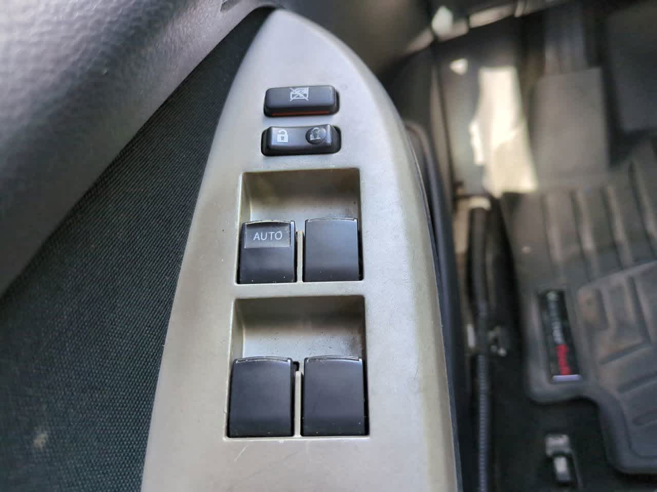 Thumbnail: 2011 Toyota Corolla - 20