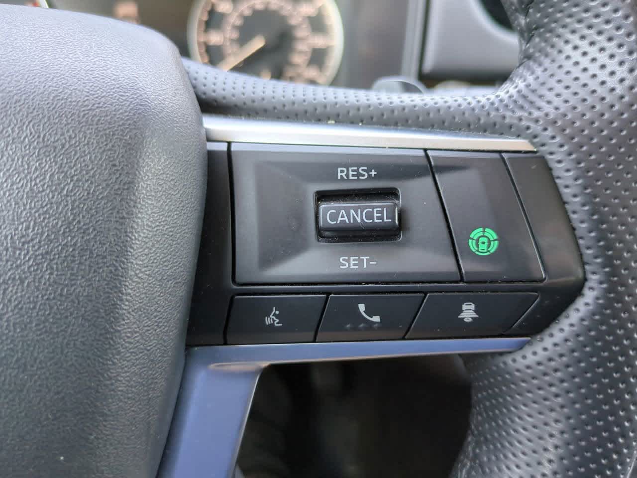 Thumbnail: 2025 Mitsubishi Outlander - 26