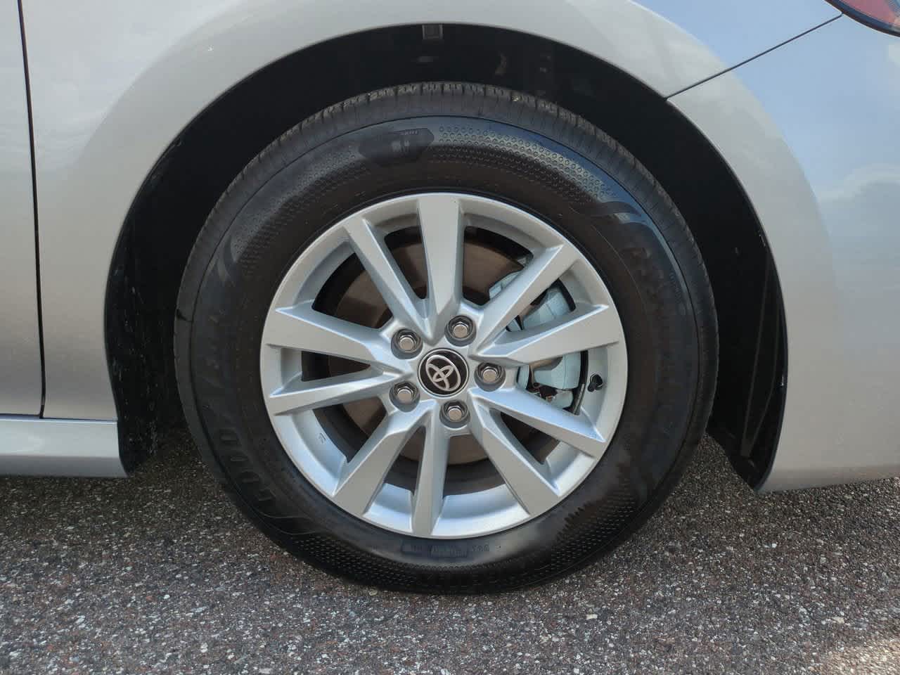 Thumbnail: 2025 Toyota Camry - 11