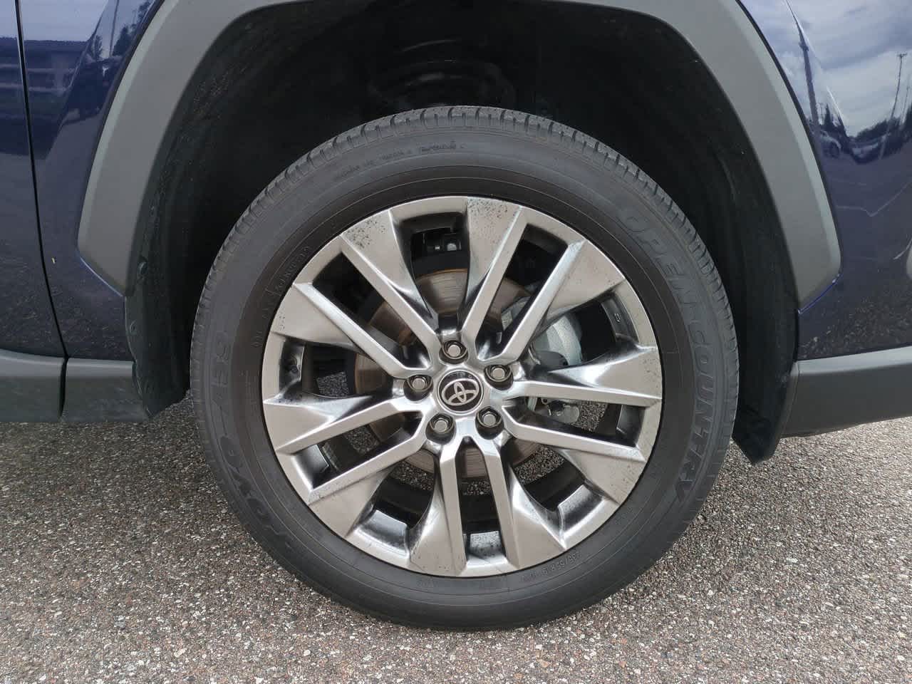 Thumbnail: 2021 Toyota RAV4 - 10