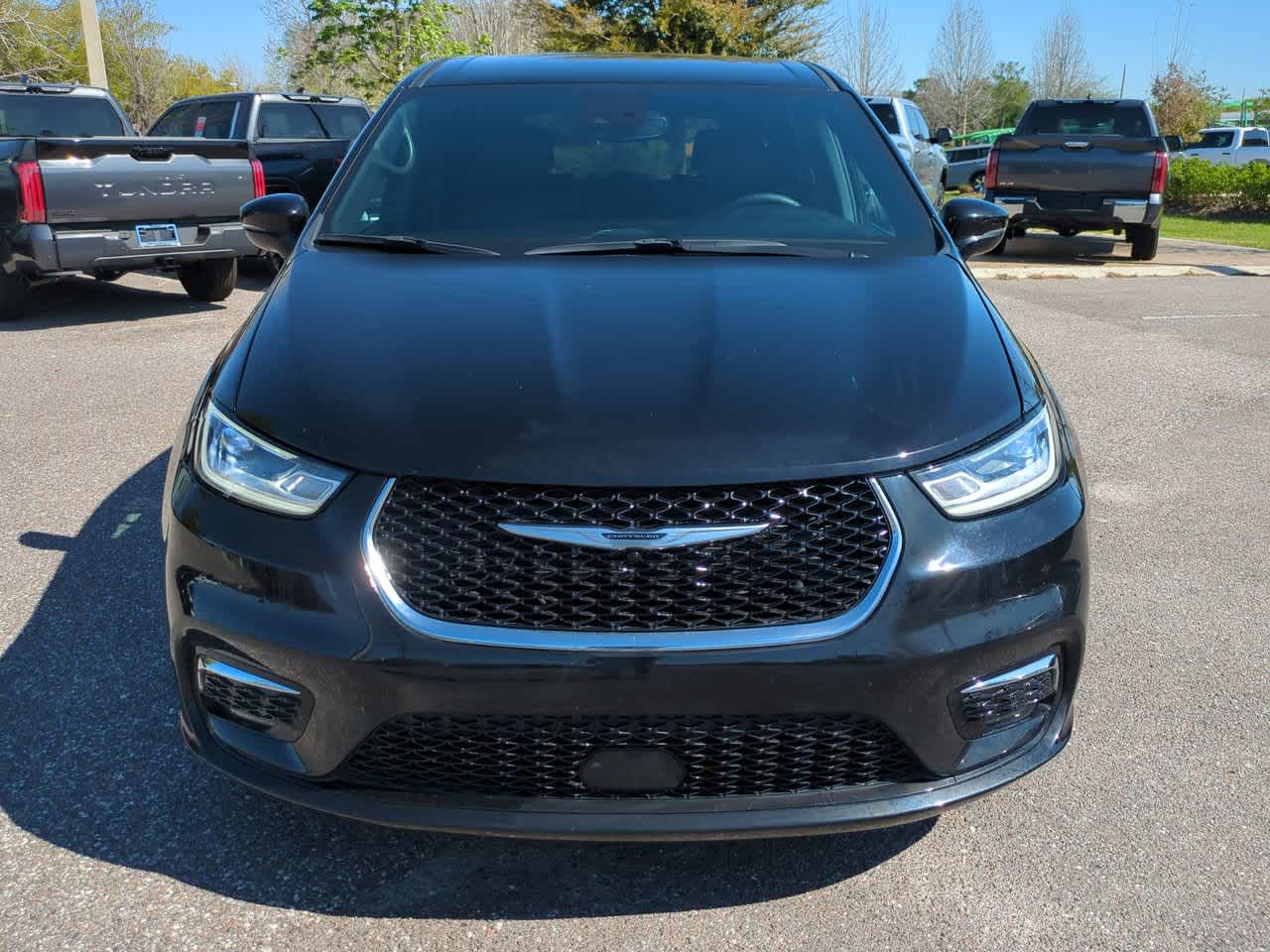 Thumbnail: 2025 Chrysler Pacifica - 9