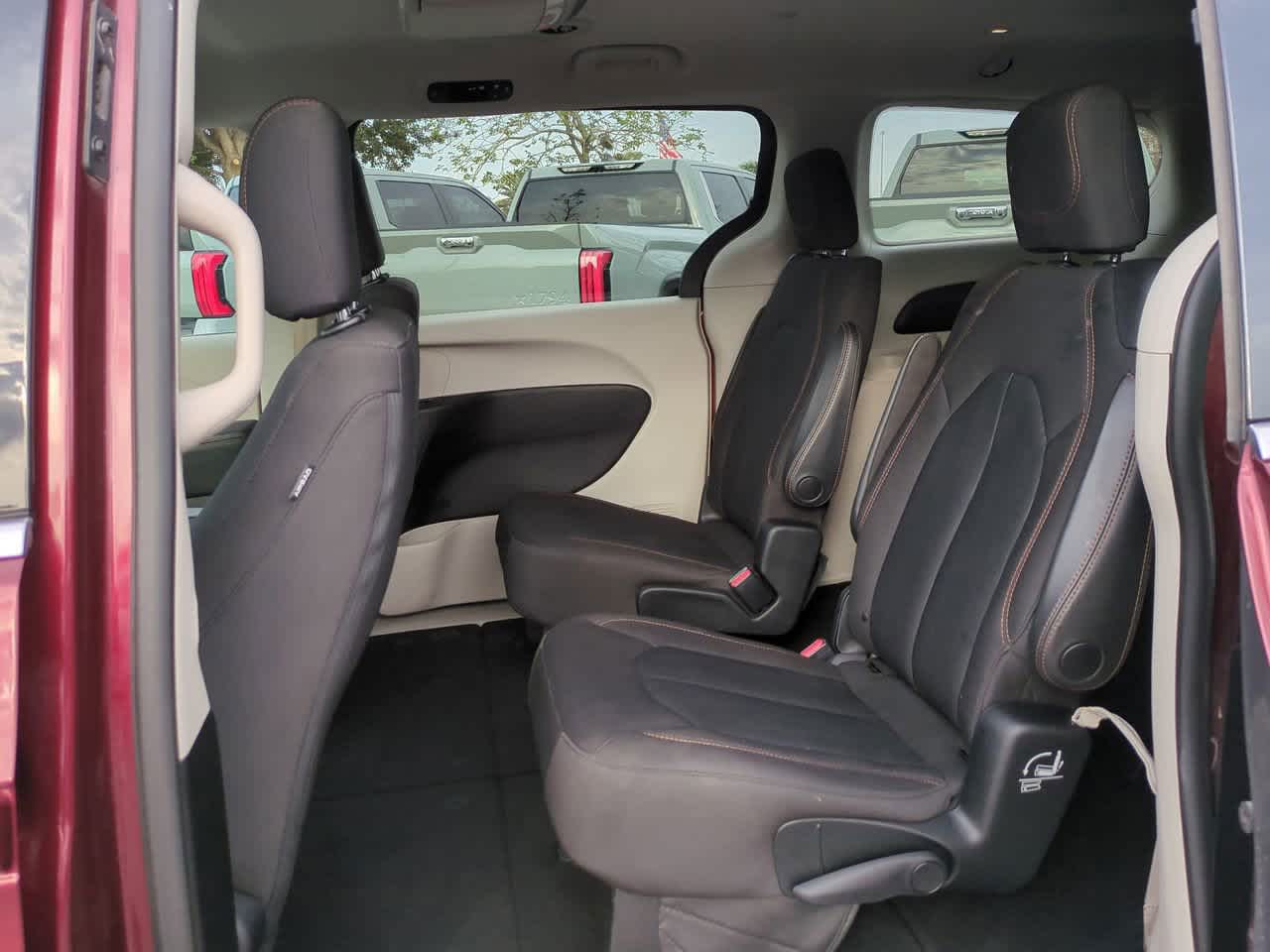 Thumbnail: 2017 Chrysler Pacifica - 14