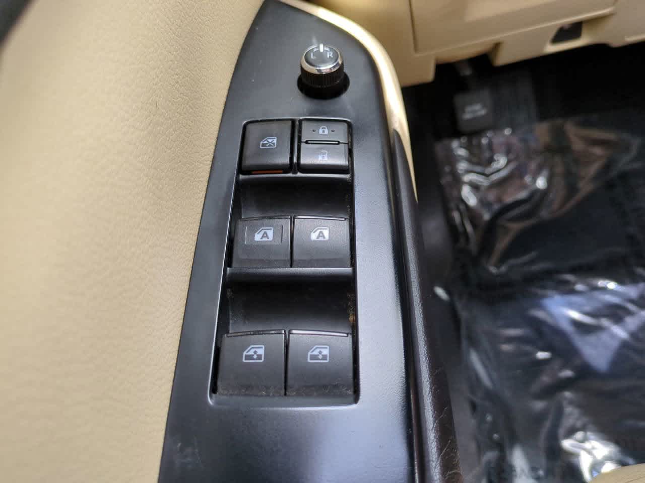 Thumbnail: 2017 Toyota Highlander - 25