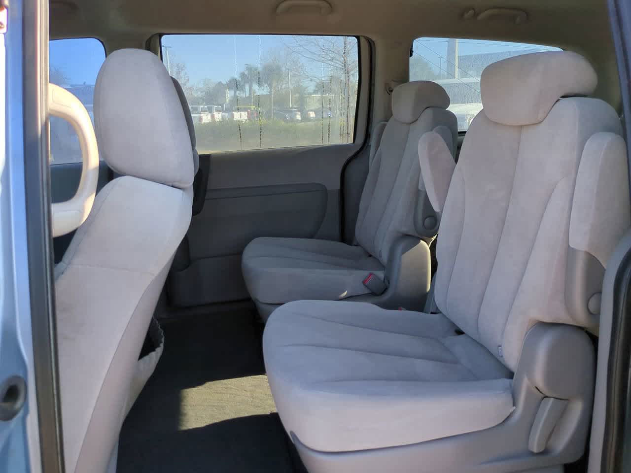 Thumbnail: 2008 Kia Sedona - 14