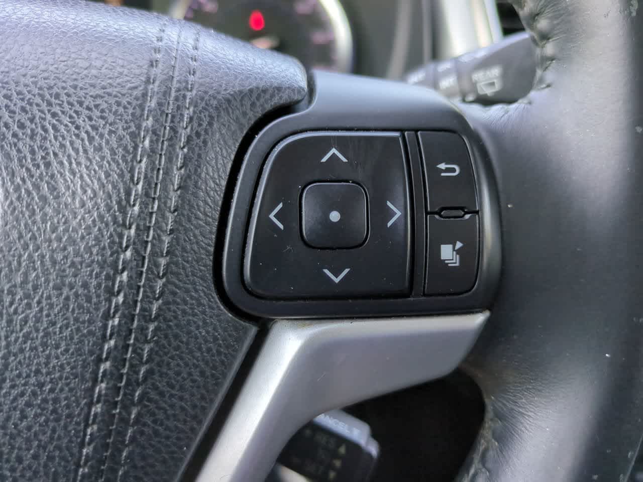 Thumbnail: 2016 Toyota Highlander - 26
