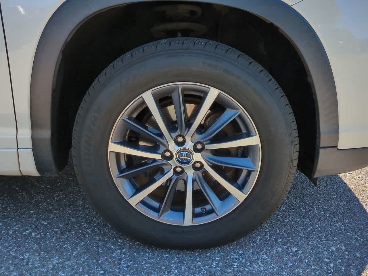Thumbnail: 2017 Toyota Highlander - 11