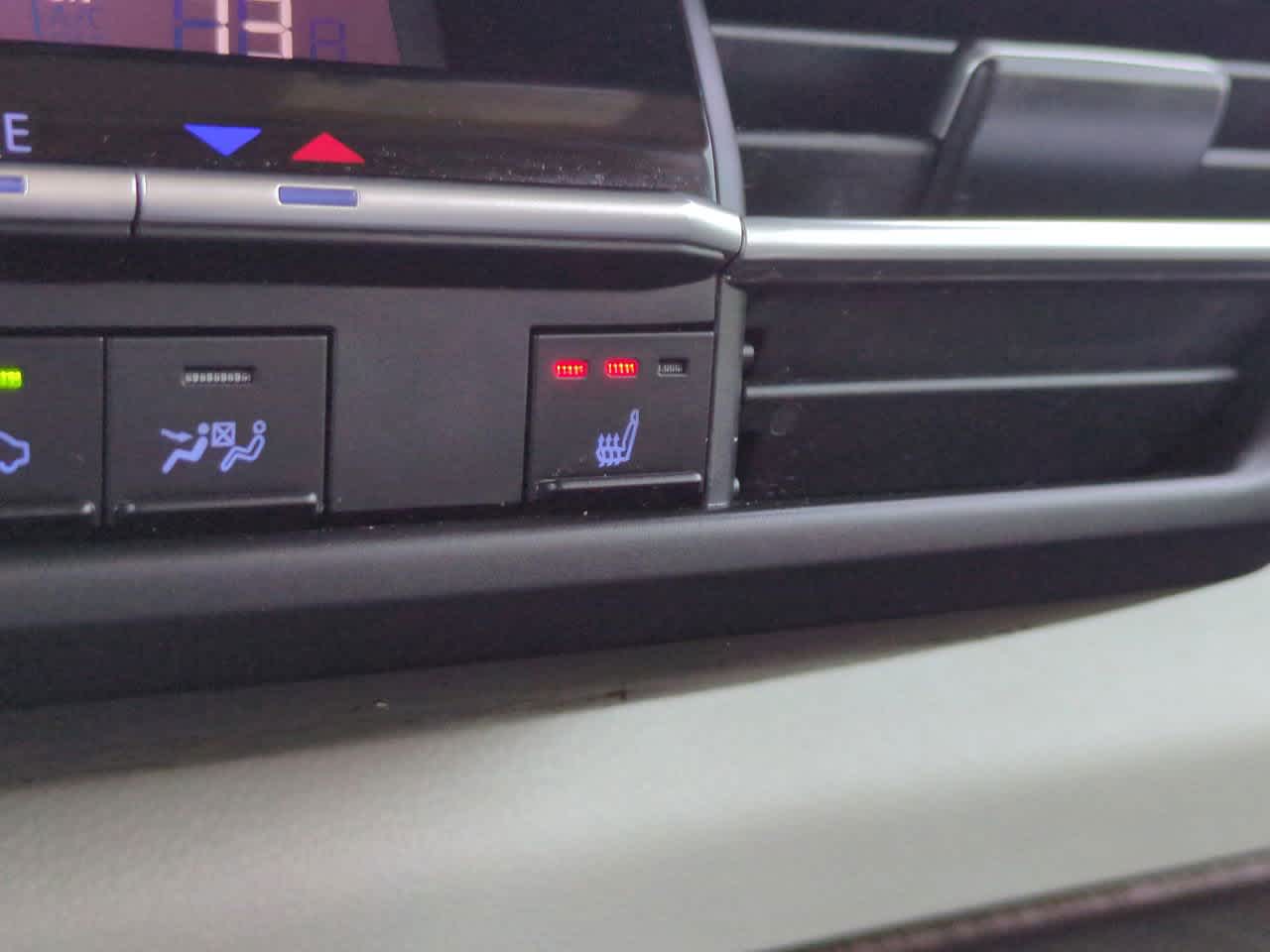 Thumbnail: 2021 Toyota Sienna - 22