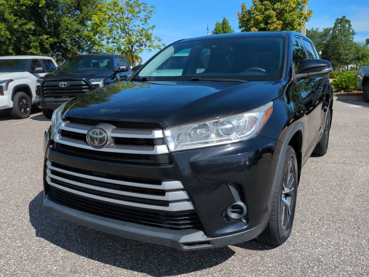 Thumbnail: 2019 Toyota Highlander - 2