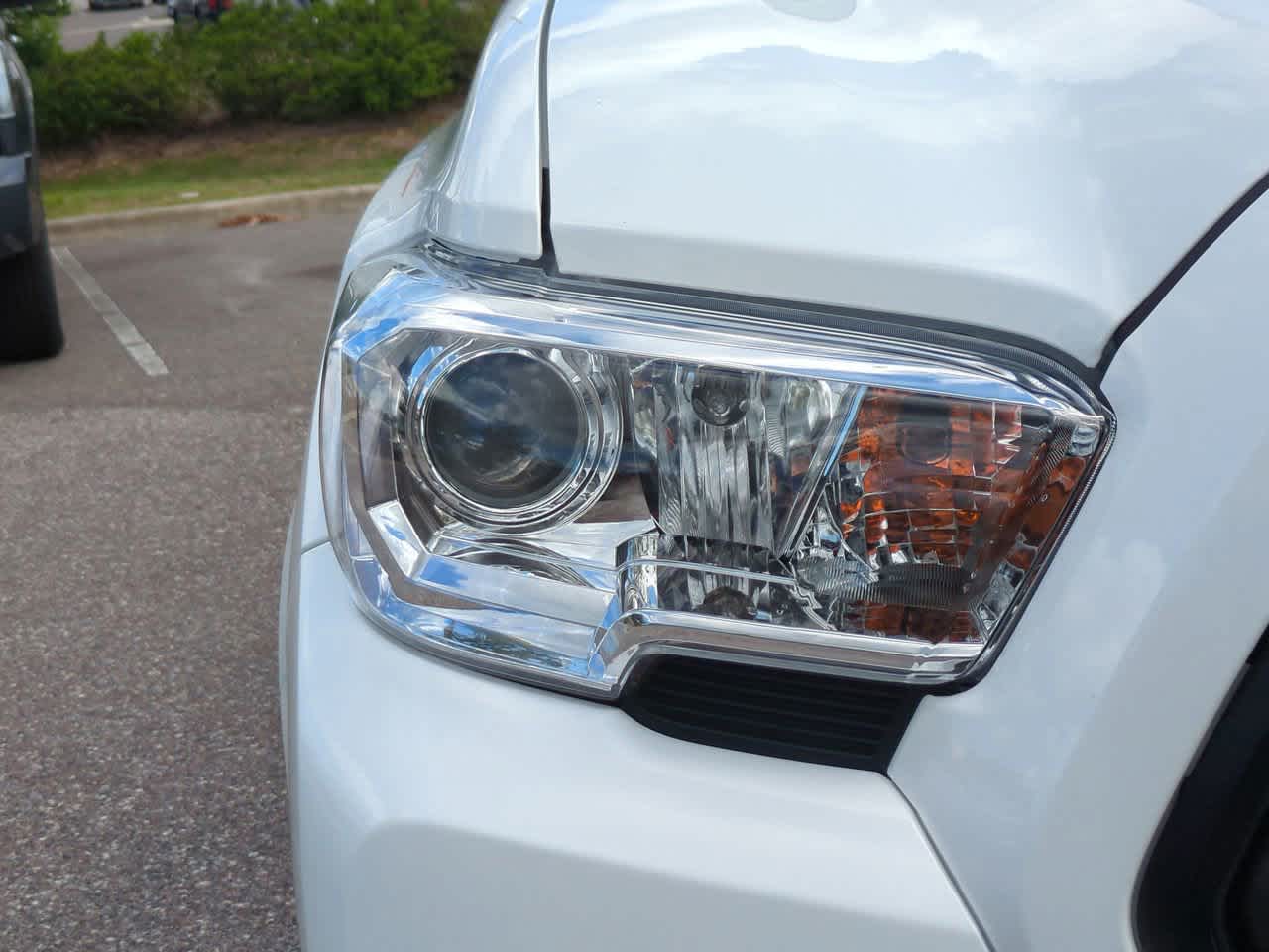 Thumbnail: 2023 Toyota Tacoma - 10