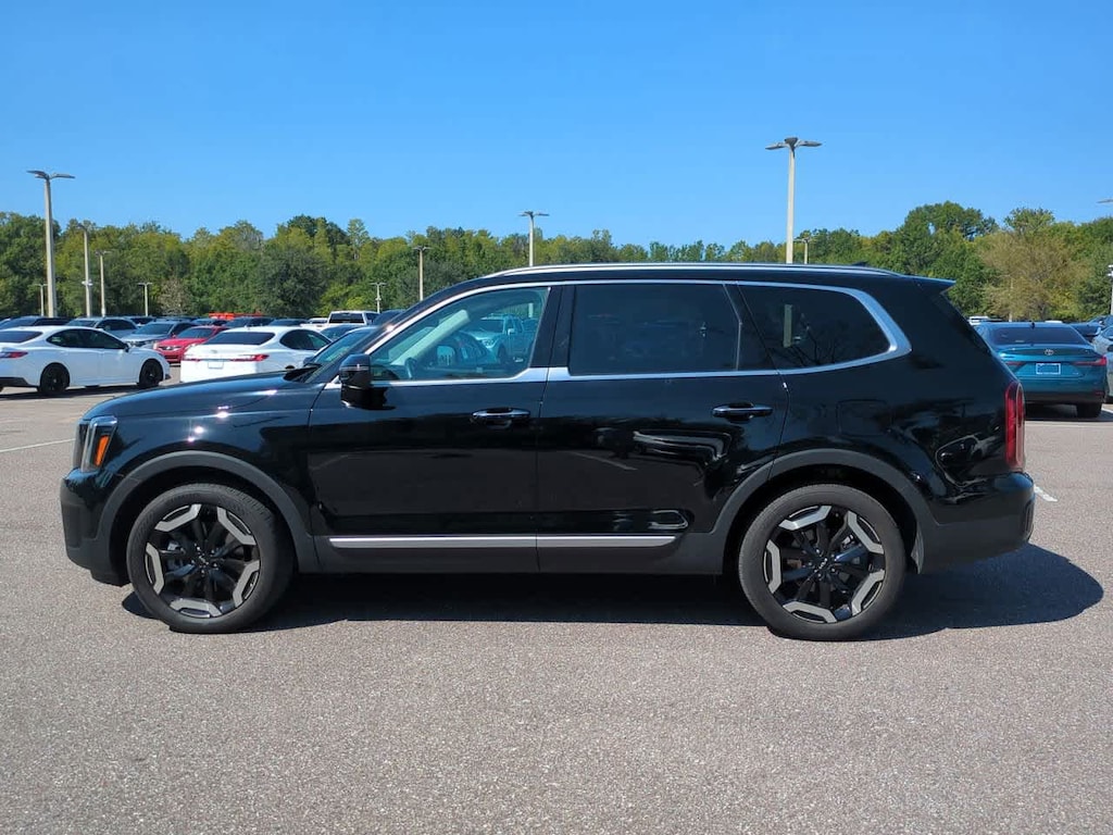 Used 2025 Kia Telluride S SUV