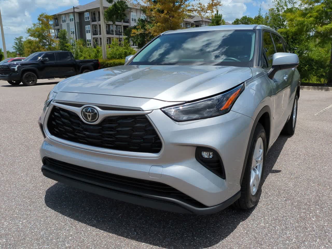 Thumbnail: 2022 Toyota Highlander - 2