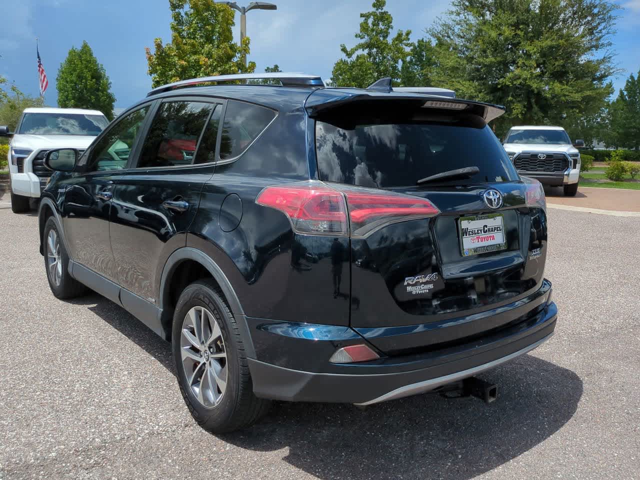 Thumbnail: 2017 Toyota RAV4 - 4