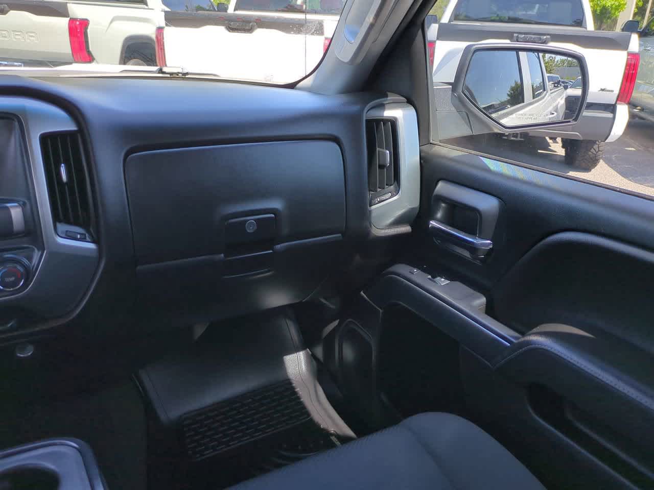 Thumbnail: 2018 Chevrolet Silverado 1500 - 16