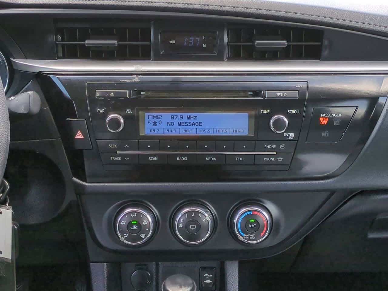 Thumbnail: 2015 Toyota Corolla - 17
