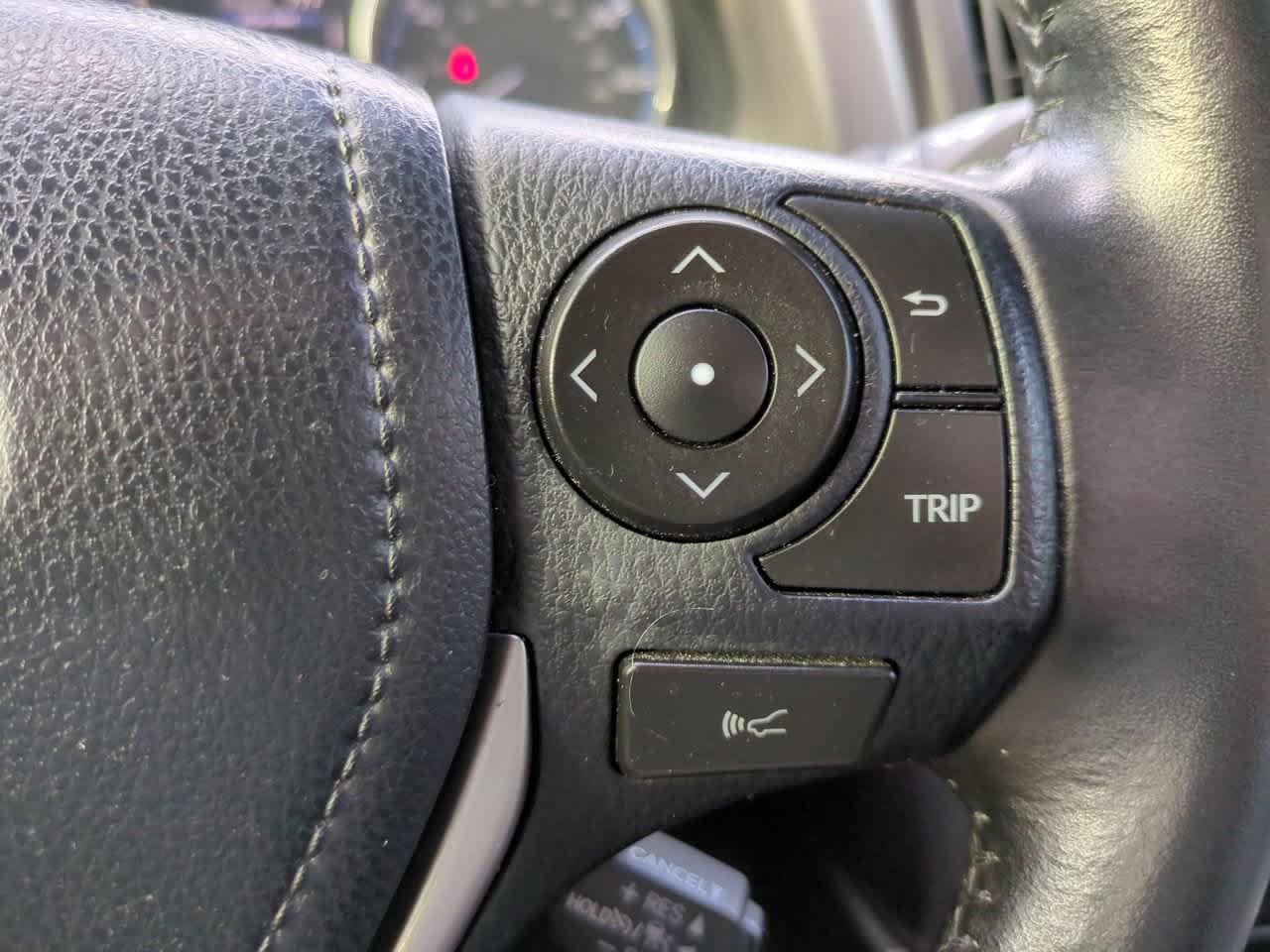 Thumbnail: 2018 Toyota RAV4 - 27