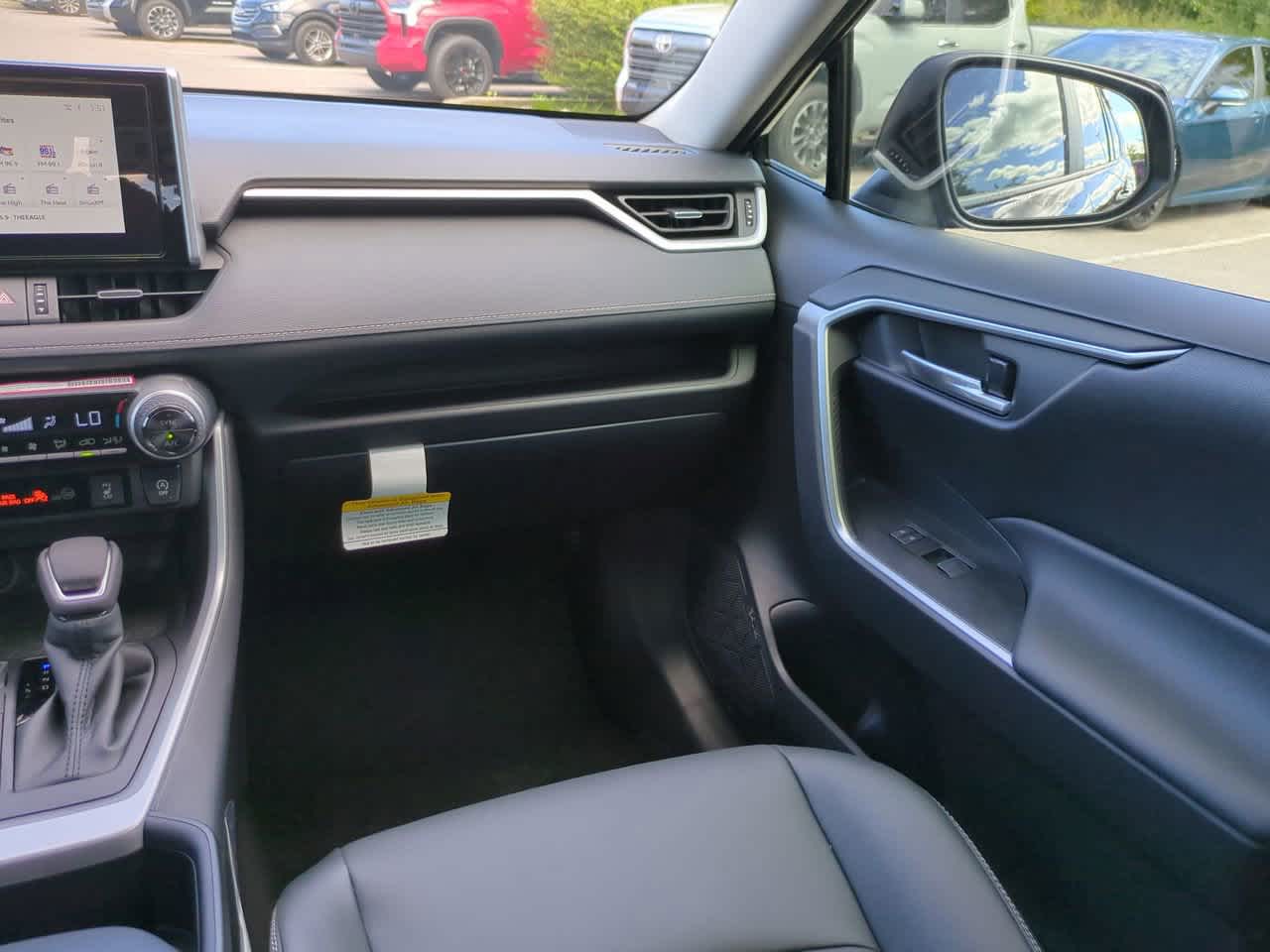 Thumbnail: 2025 Toyota RAV4 - 16