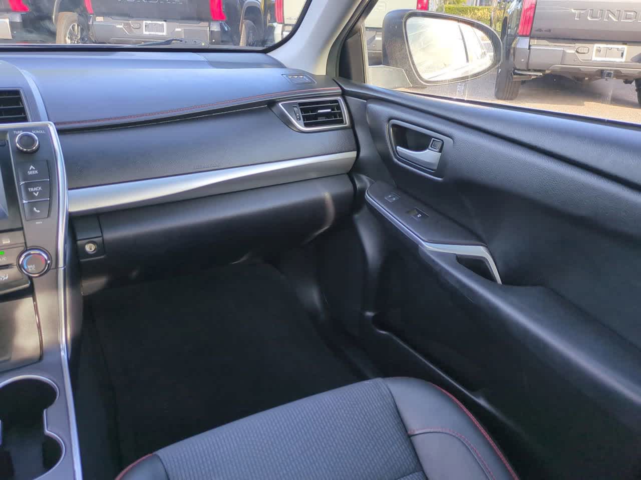 Thumbnail: 2017 Toyota Camry - 16