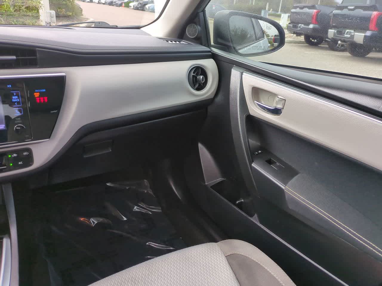 Thumbnail: 2018 Toyota Corolla - 16