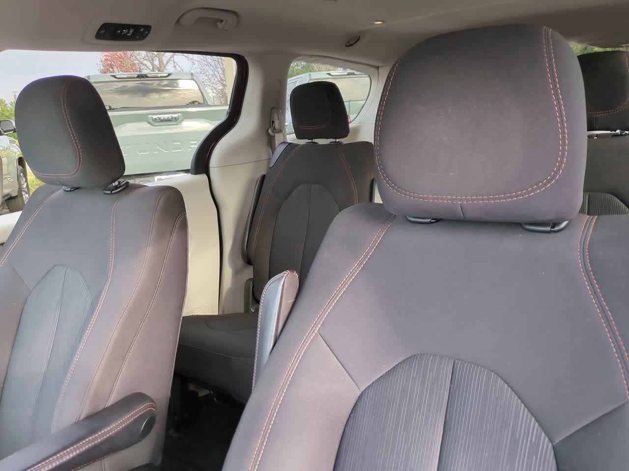 Thumbnail: 2017 Chrysler Pacifica - 8