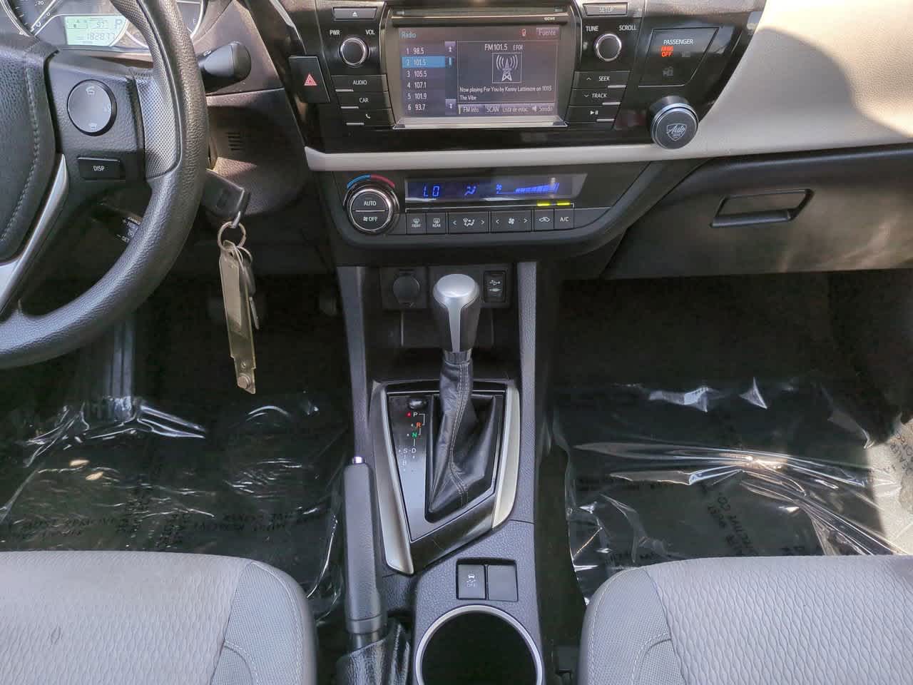 Thumbnail: 2015 Toyota Corolla - 18