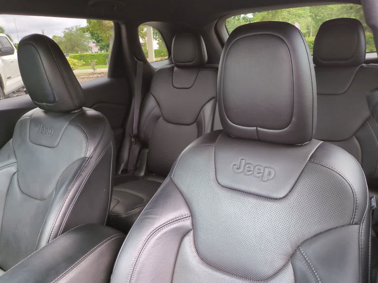 Thumbnail: 2019 Jeep Cherokee - 8
