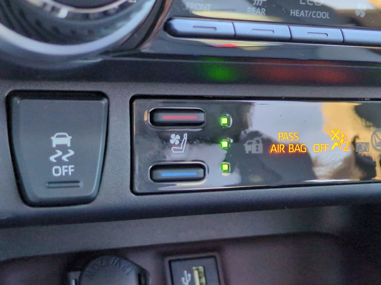 Thumbnail: 2025 Toyota RAV4 - 21